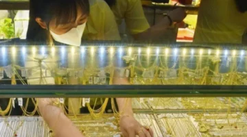 ارتفاع حاد في أسعار الذهب بفيتنام يقفز بالقيمة نحو 3.5 مليون دونغ للمعدن النفيس